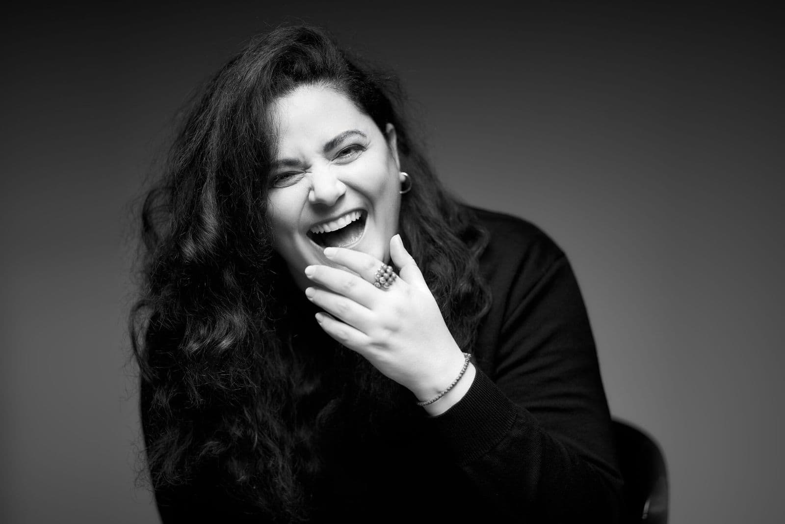 REBEKKA LINDAUER – „HÉROINE“